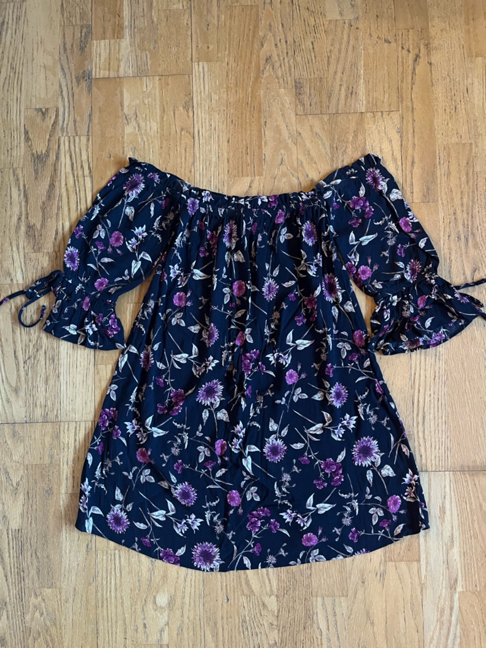 American Eagle Outfitters Off-Shoulder mini floral print dress